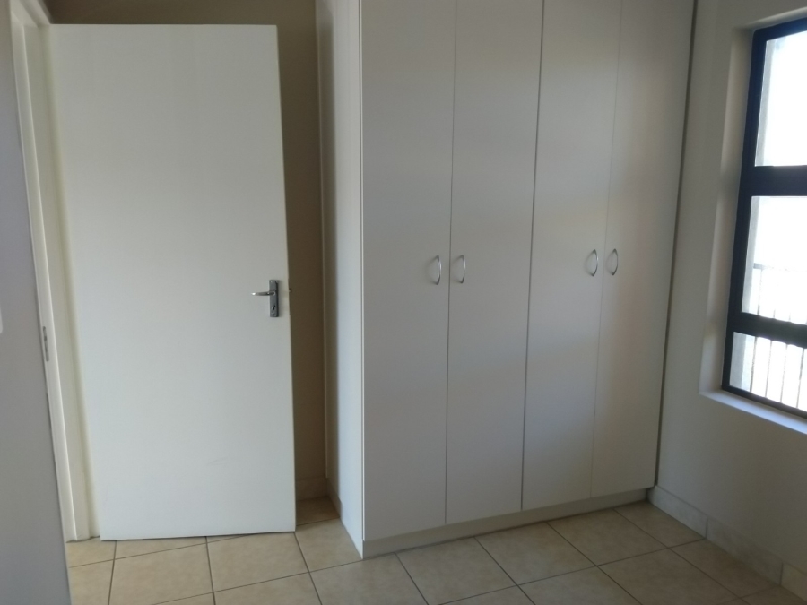 To Let 2 Bedroom Property for Rent in Burgundy Estate Western Cape
